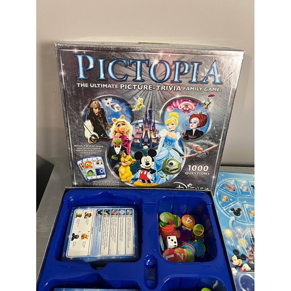 Disney Edition board game Pictopia Picture Trivia Game Excellent Condition - Picture 6 of 6